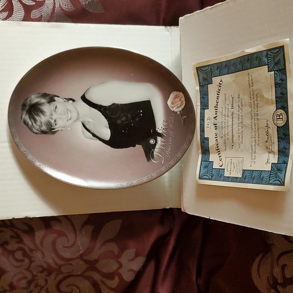 Bradford Exchange Potraits of Diana collection. - Picture 2 of 4